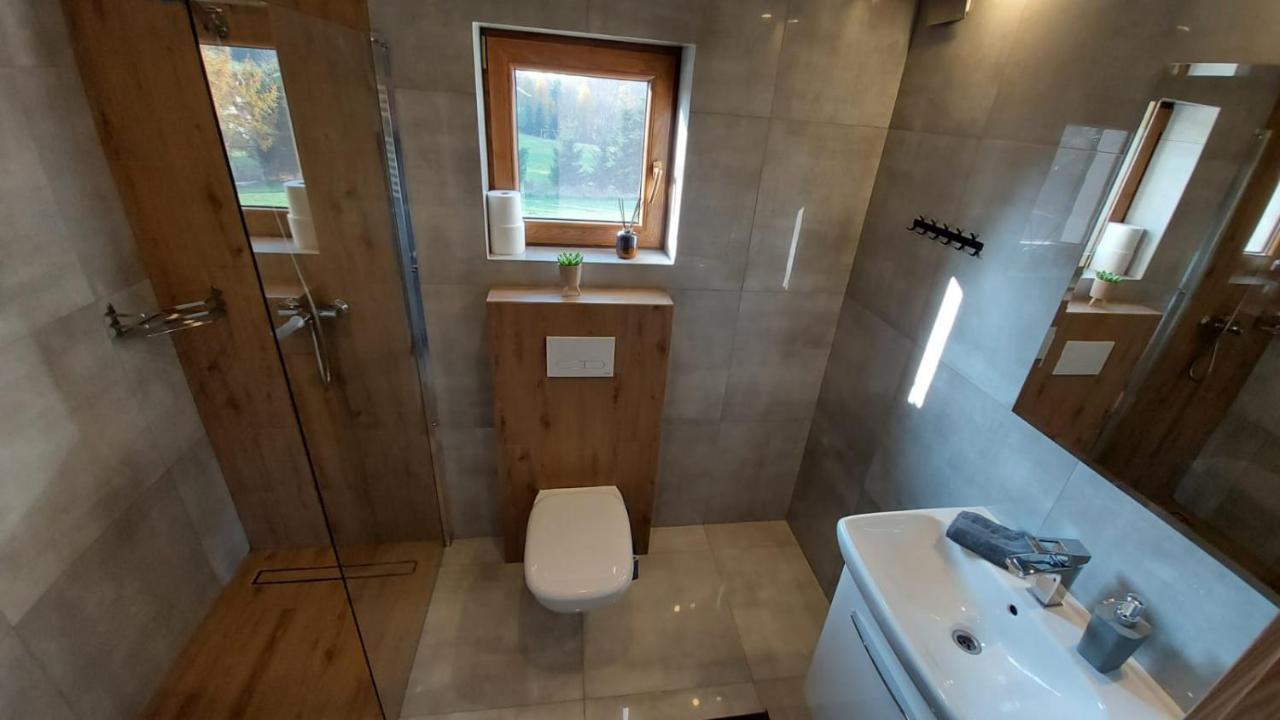 Domek Z Kominkiem Nad Jeziorem Z Jacuzzi Ogrodowym Sumowo  Ngoại thất bức ảnh